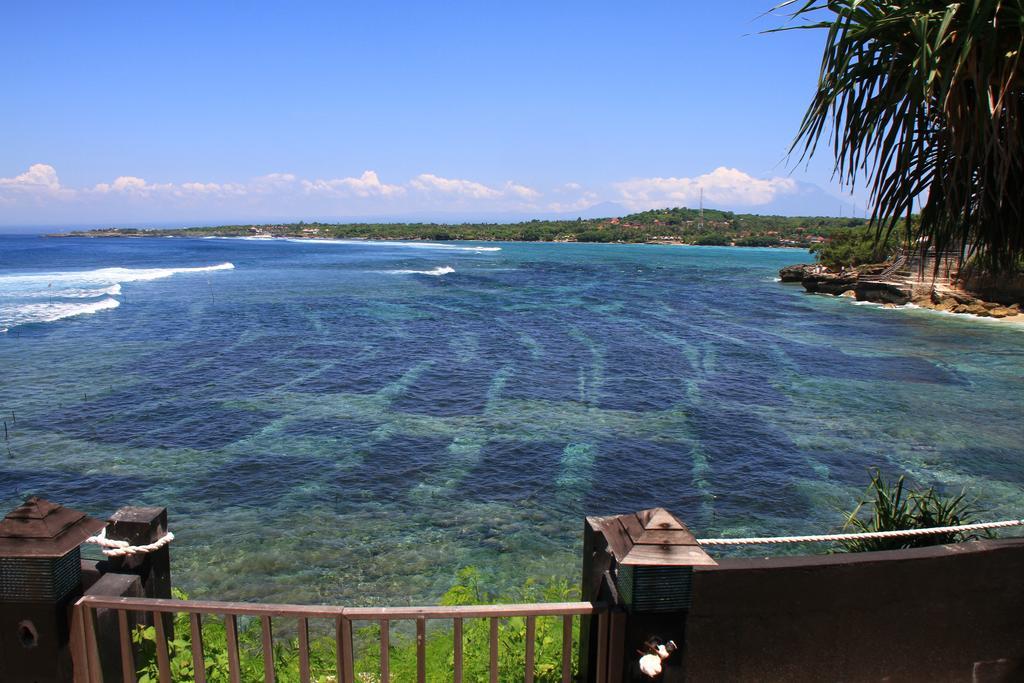 ホテルJennys Place レンボンガン島 エクステリア 写真