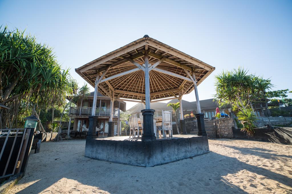 ホテルJennys Place レンボンガン島 エクステリア 写真