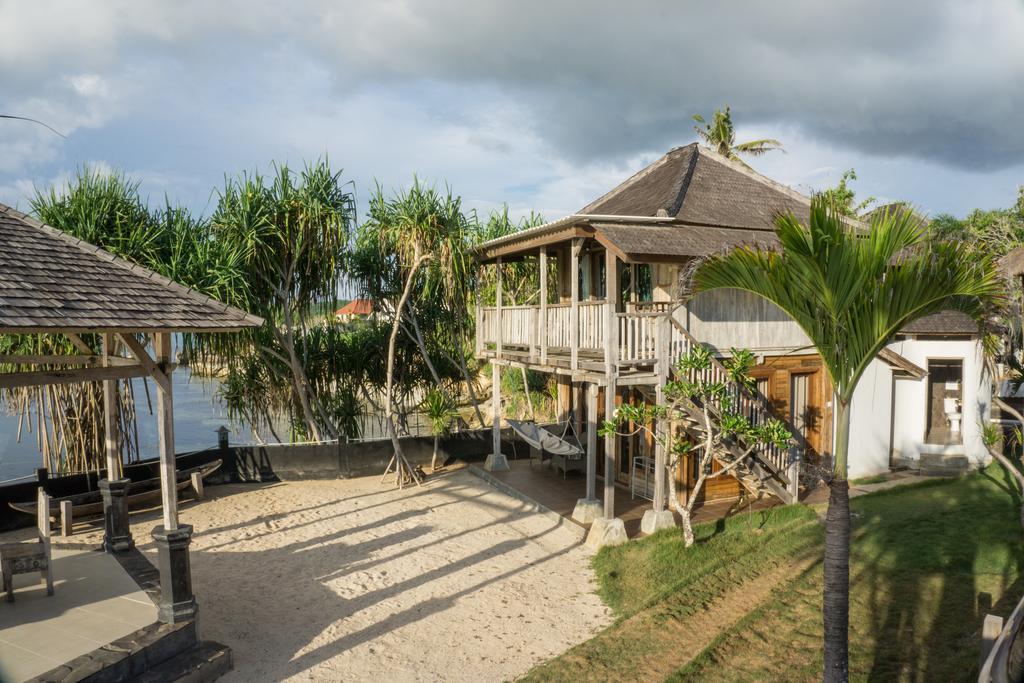 ホテルJennys Place レンボンガン島 エクステリア 写真