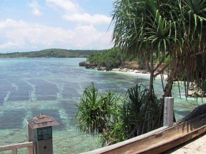 ホテルJennys Place レンボンガン島 エクステリア 写真
