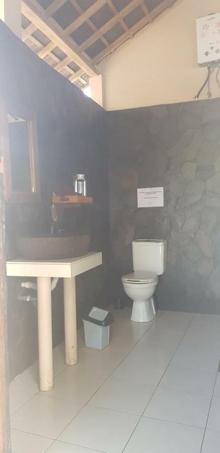 ホテルJennys Place レンボンガン島 エクステリア 写真
